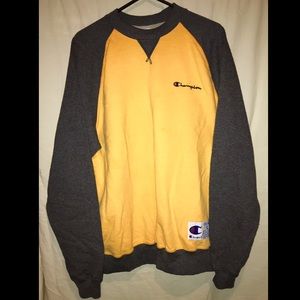 Champion Crewneck (Large)